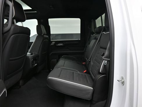 Used 2025 GMC Sierra 2500 AT4X image 19