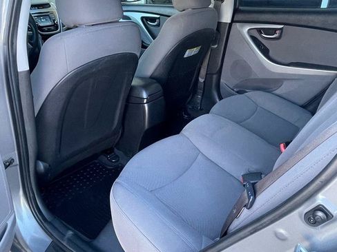 Used 2014 Hyundai Elantra SE w/ Option Group 02 FWD image 13