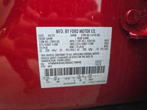 Used 2025 Ford Explorer ST w/ Sun And Sound Package image 39