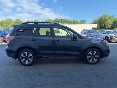 Used 2017 Subaru Forester 2.5i Premium AWD/4WD image 4