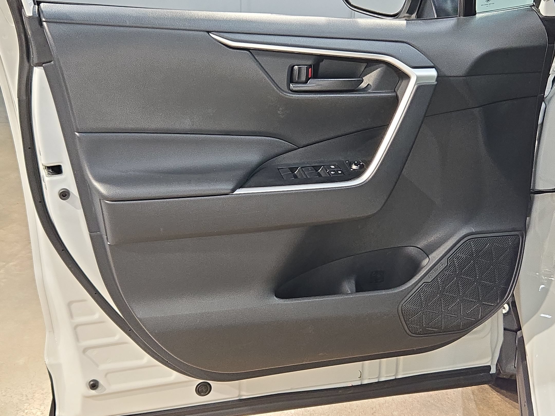 Certified 2024 Toyota RAV4 LE AWD/4WD image 20