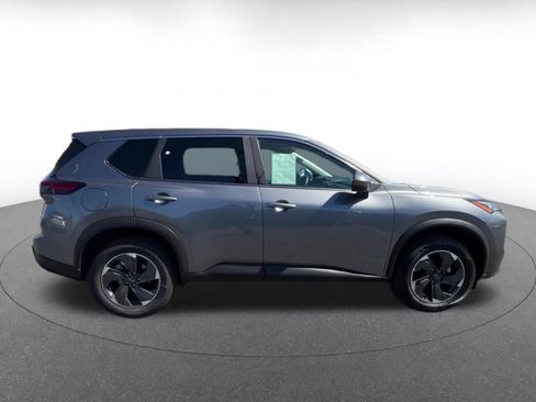Used 2025 Nissan Rogue SV AWD/4WD image 16