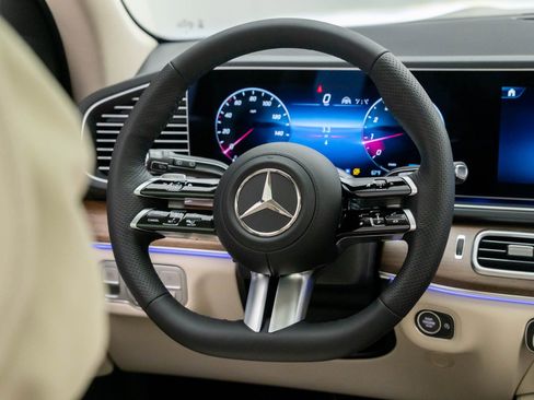 New 2026 Mercedes-Benz GLS 450 4MATIC image 12