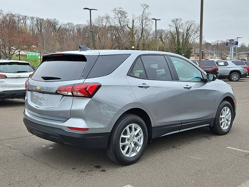 Used 2024 Chevrolet Equinox LS w/ LS Convenience Package image 5