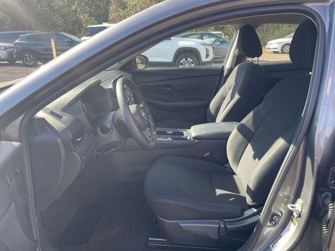 Used 2025 Nissan Sentra S image 24