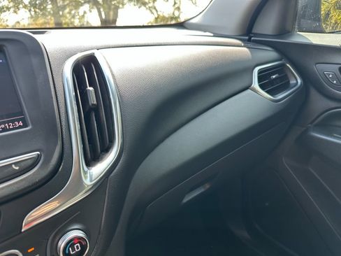 Used 2021 Chevrolet Equinox LT image 23