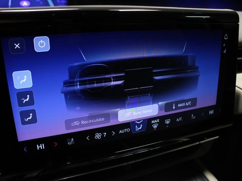 Used 2024 Lincoln Nautilus Premier image 25