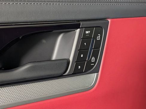 Certified 2026 Porsche Cayenne Coupe AWD/4WD image 26