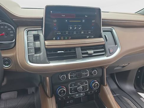 Used 2021 Chevrolet Tahoe High Country w/ Premium Package AWD/4WD image 31