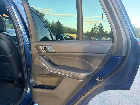 Used 2022 BMW X5 sDrive40i w/ M Sport Package RWD image 14