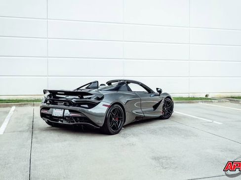 Used 2020 McLaren 720S Performance RWD image 22