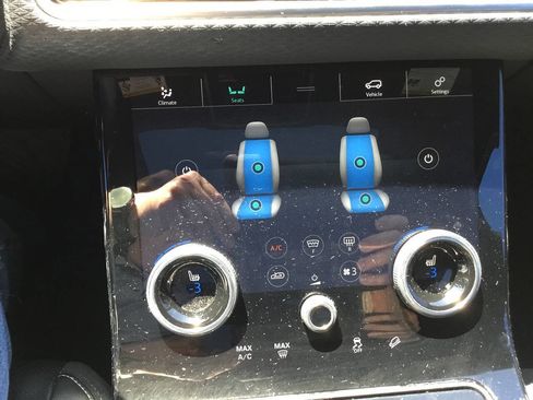Used 2018 Land Rover Range Rover Velar S image 34