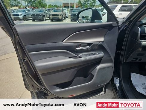 Certified 2024 Toyota Grand Highlander AWD image 11