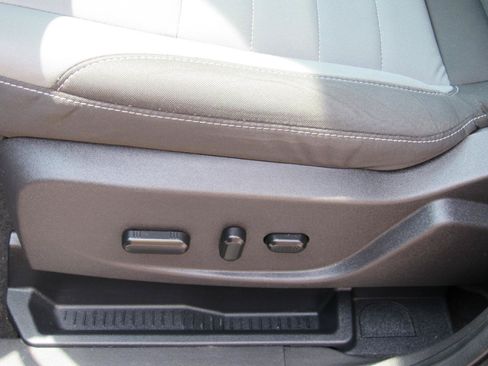 Used 2016 Ford Escape SE AWD/4WD image 17