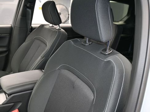 Used 2024 Jeep Grand Cherokee L Laredo image 17