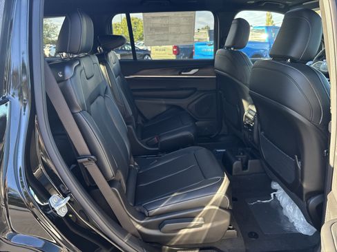 New 2025 Jeep Grand Cherokee L Limited image 10