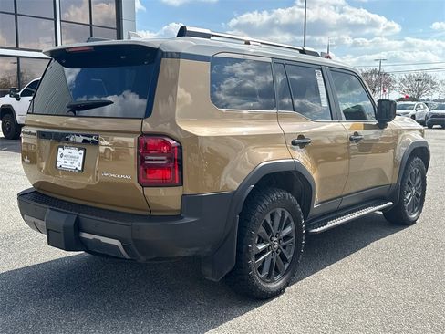 Used 2024 Toyota Land Cruiser image 3