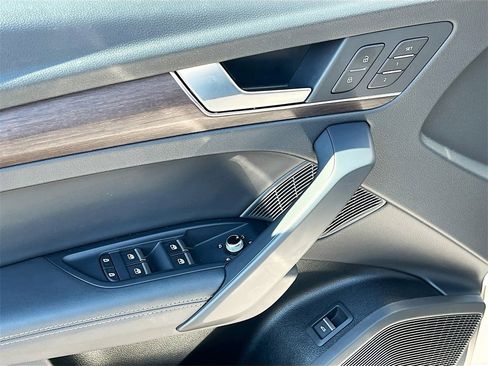 Used 2024 Audi Q5 2.0T Premium Plus image 12