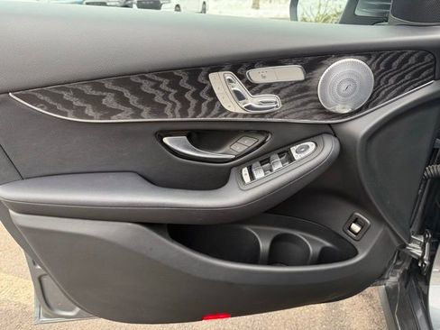 Used 2018 Mercedes-Benz GLC 300 4MATIC image 24