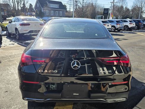 Certified 2025 Mercedes-Benz CLA 250 4MATIC image 8
