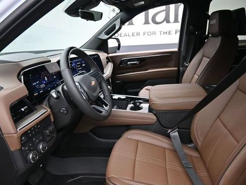 New 2026 Chevrolet Suburban High Country AWD/4WD image 8