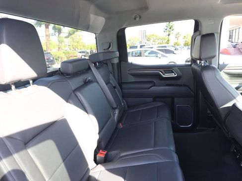 Used 2024 GMC Sierra 1500 SLT image 17