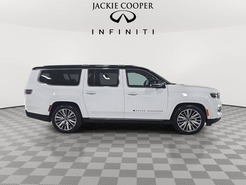 Used 2024 Jeep Grand Wagoneer L Series III AWD/4WD image 4