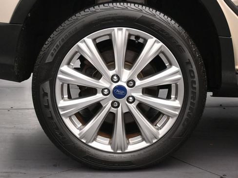 Used 2017 Ford Escape Titanium w/ Equipment Group 301A AWD/4WD image 39