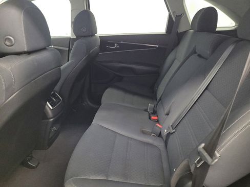 Used 2018 Kia Sorento L FWD image 18