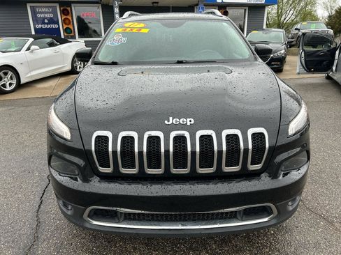 Used 2017 Jeep Cherokee Limited AWD/4WD image 6