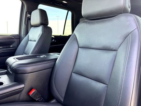 Used 2022 Chevrolet Tahoe Z71 w/ Luxury Package image 13