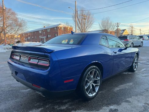 Used 2022 Dodge Challenger SXT w/ Plus Package image 5