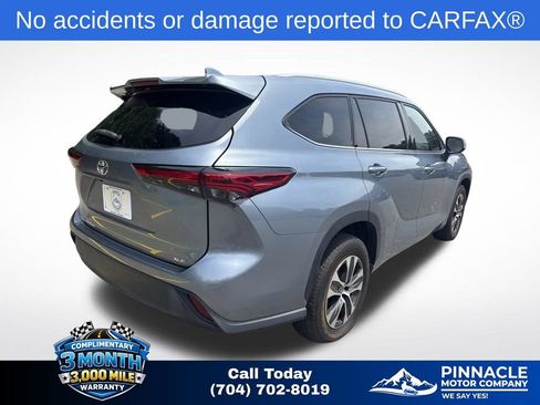 Used 2022 Toyota Highlander XLE FWD image 4