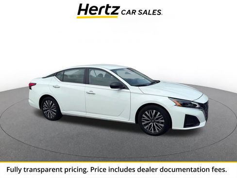 Used 2025 Nissan Altima 2.5 SV FWD image 1