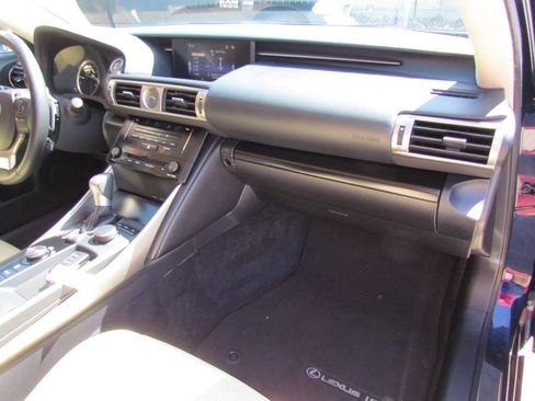 Used 2014 Lexus IS 250 RWD image 16