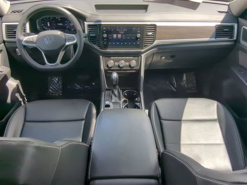 Certified 2022 Volkswagen Atlas SE image 12