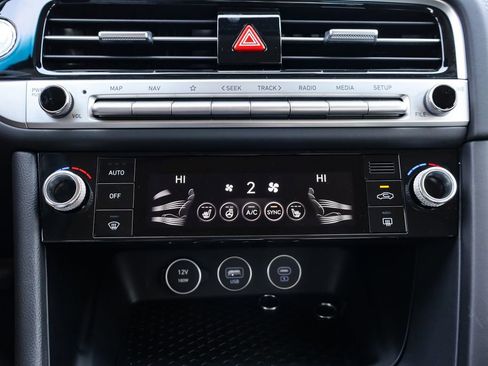 Used 2026 Genesis G70 2.5T image 31