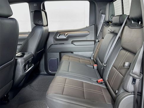 Used 2023 Chevrolet Silverado 1500 High Country w/ High Country Premium Package image 13