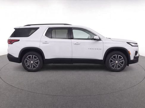 Used 2023 Chevrolet Traverse LT FWD image 4
