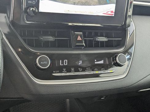 Used 2025 Toyota Corolla LE FWD image 20