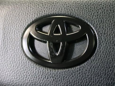 Used 2022 Toyota Tundra Platinum image 42