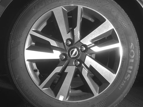 Used 2025 Nissan Versa SV image 14