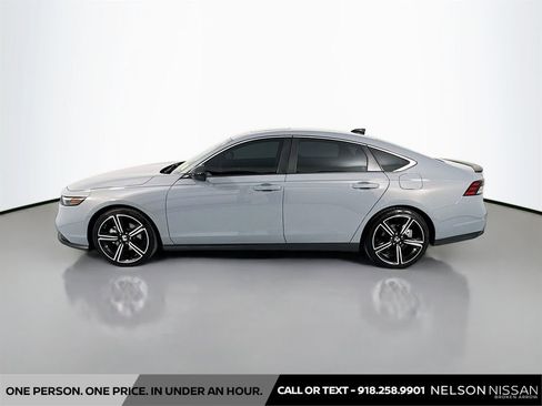 Used 2023 Honda Accord Sport image 8