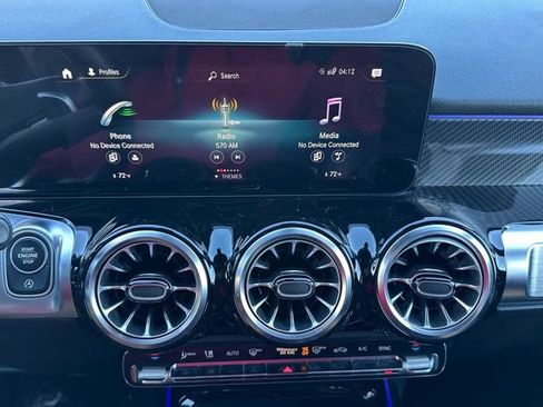 Used 2023 Mercedes-Benz GLB 250 4MATIC image 16