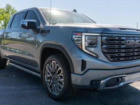 Used 2023 GMC Sierra 1500 Denali Ultimate AWD/4WD image 4