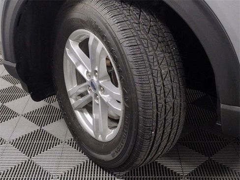 Used 2022 Ford Explorer XLT image 15