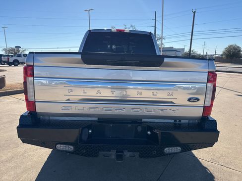 Used 2017 Ford F250 Platinum w/ Platinum Ultimate Package image 6