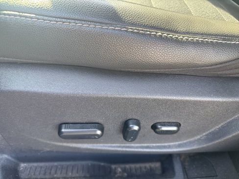 Used 2015 Ford Escape SE w/ SE Chrome Package image 18