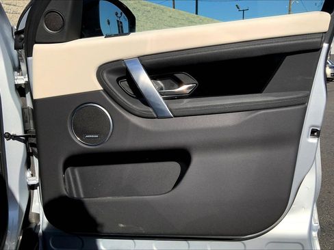 Used 2024 Land Rover Discovery Sport S image 22