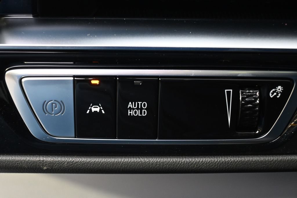 New 2026 Cadillac Lyriq Premium Luxury w/ LPO, Floor Liner Package AWD/4WD image 23